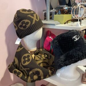 Brown beauty, hat, and scarf last one